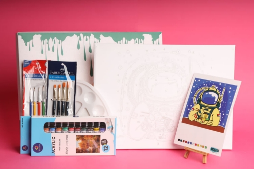 صورة مجموعة تلوين ورسمة الفضاء على لوحة كانفاس