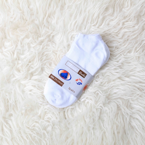 Picture of plain white socks size 24 to 26 cm 3 pair