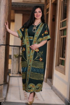 Picture of Two-piece embroidered bisht with a belt