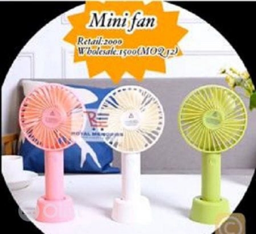 صورة مروحة ملونة قابلة للشحن