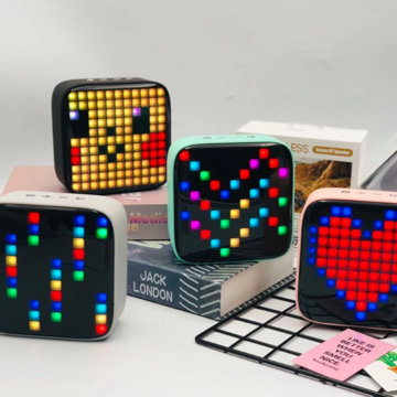 صورة Pixel Art Portable Bluetooth Speaker