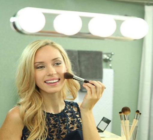 صورة مصباح جداري LED مع 4 لمبات